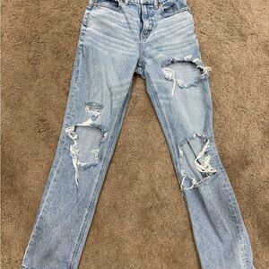 American Eagle Outfitters Light Blue Distressed Curvy 90s Straight-Leg Jeans
